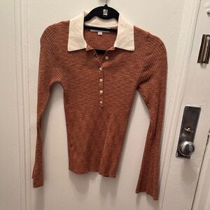 Ribbed Long-Sleeve Polo Top in Rust with Contrast Collar